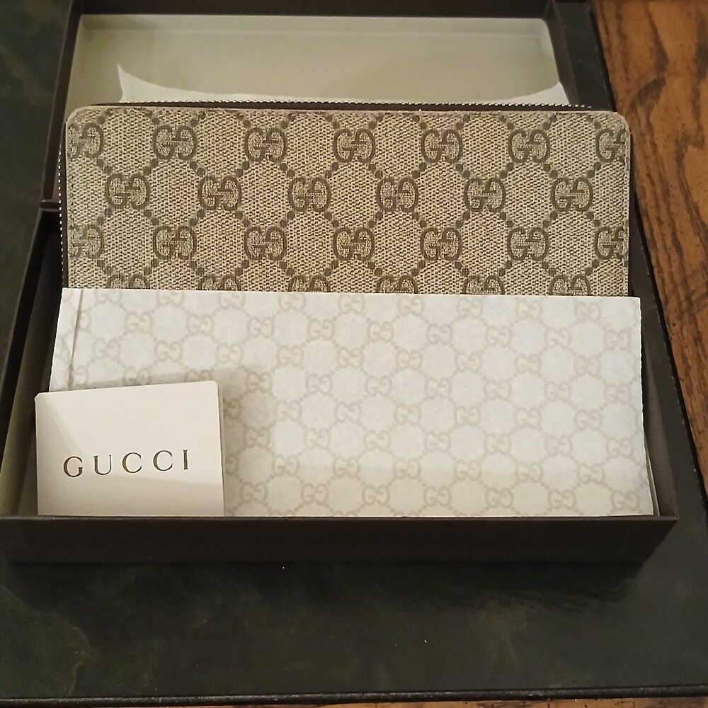 Gucci GG Supreme Canvas Zip Around Wallet Beige/Brown Gold Hardware